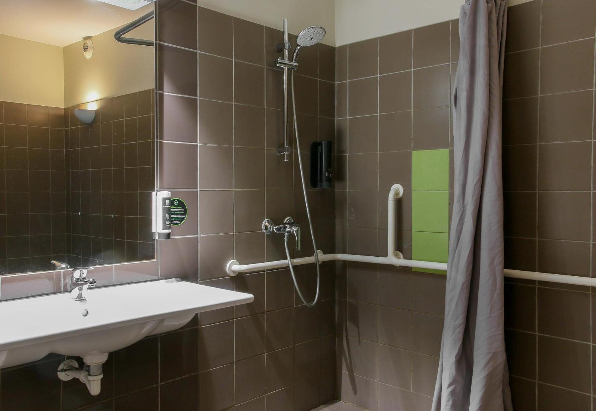 B&B Hotel Aubagne Gémenos Exteriör bild